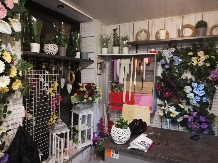 Kwiaciarnia Na Rogu”KWIATOMAT „Ostrowiec Świętokrzyski