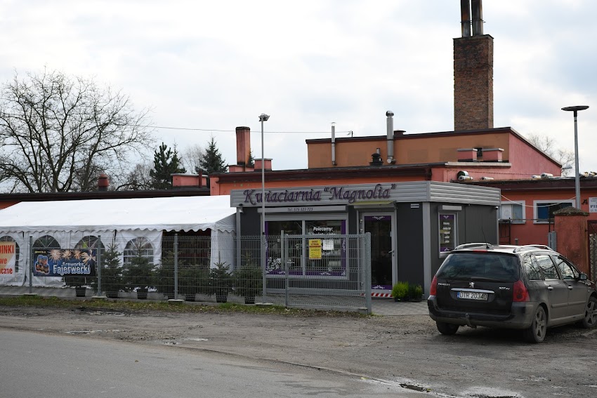 Kwiaciarnia „Magnolia” – przy cmentarzu
