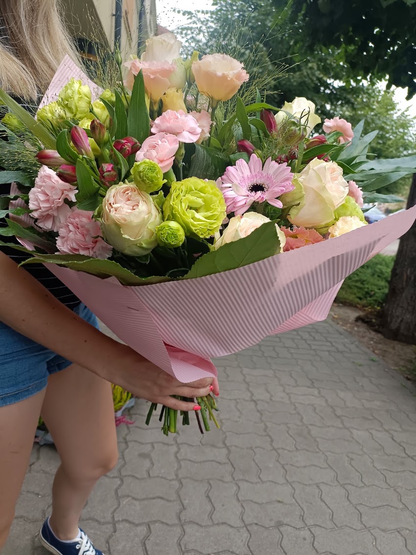 Kwiaciarnia Magda. Kwiaty, bukiety, wiązanki