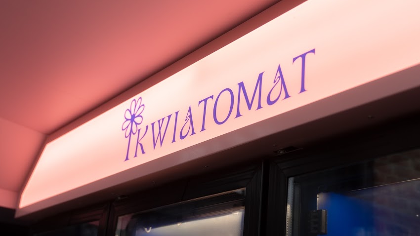 iKwiatomat – Kwiatomat 24/7 – Kwiaciarnia OMNOM
