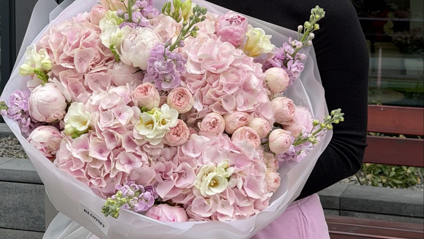 BLOOMY flower studio | Świeży Kwiaty • Dekoracje & Bukiety Ślubne