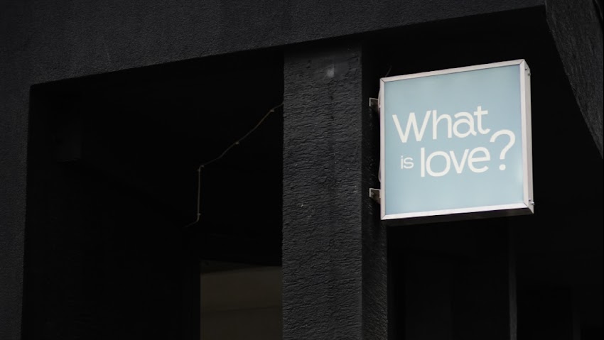 What is love? Kwiaciarnia. Kawiarnia. Kwiaty, Kawa, Matcha