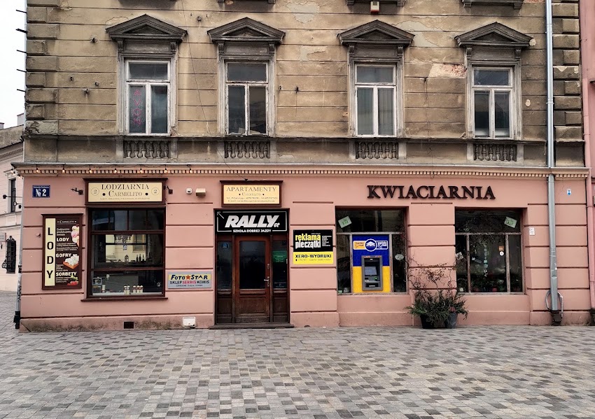 W Podcieniach. Kwiaciarnia. Chojnacka E.